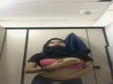Hijab Indo Ngentot Brutal Gaya Doggy Bikin Candu